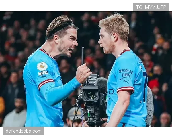 德布劳内与哈维中场组织能力对比：传导逻辑与比赛影响力差异解析