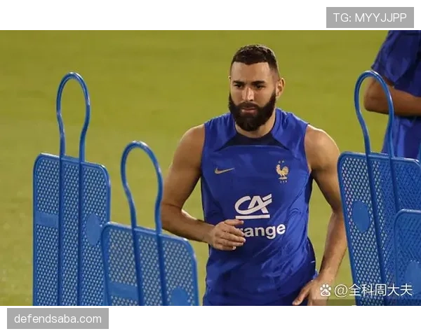 本泽马巅峰期为何姗姗来迟：中锋角色转型的关键制约与突破